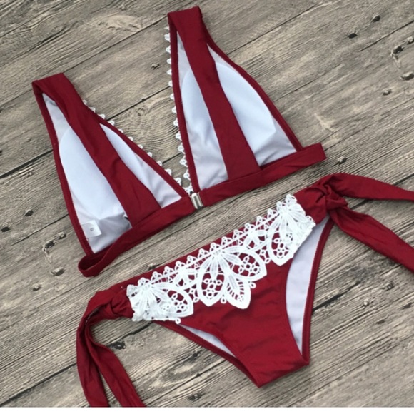Maroon crochet bikini - Picture 2 of 3